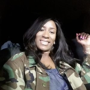 Meet your Posher, Tia